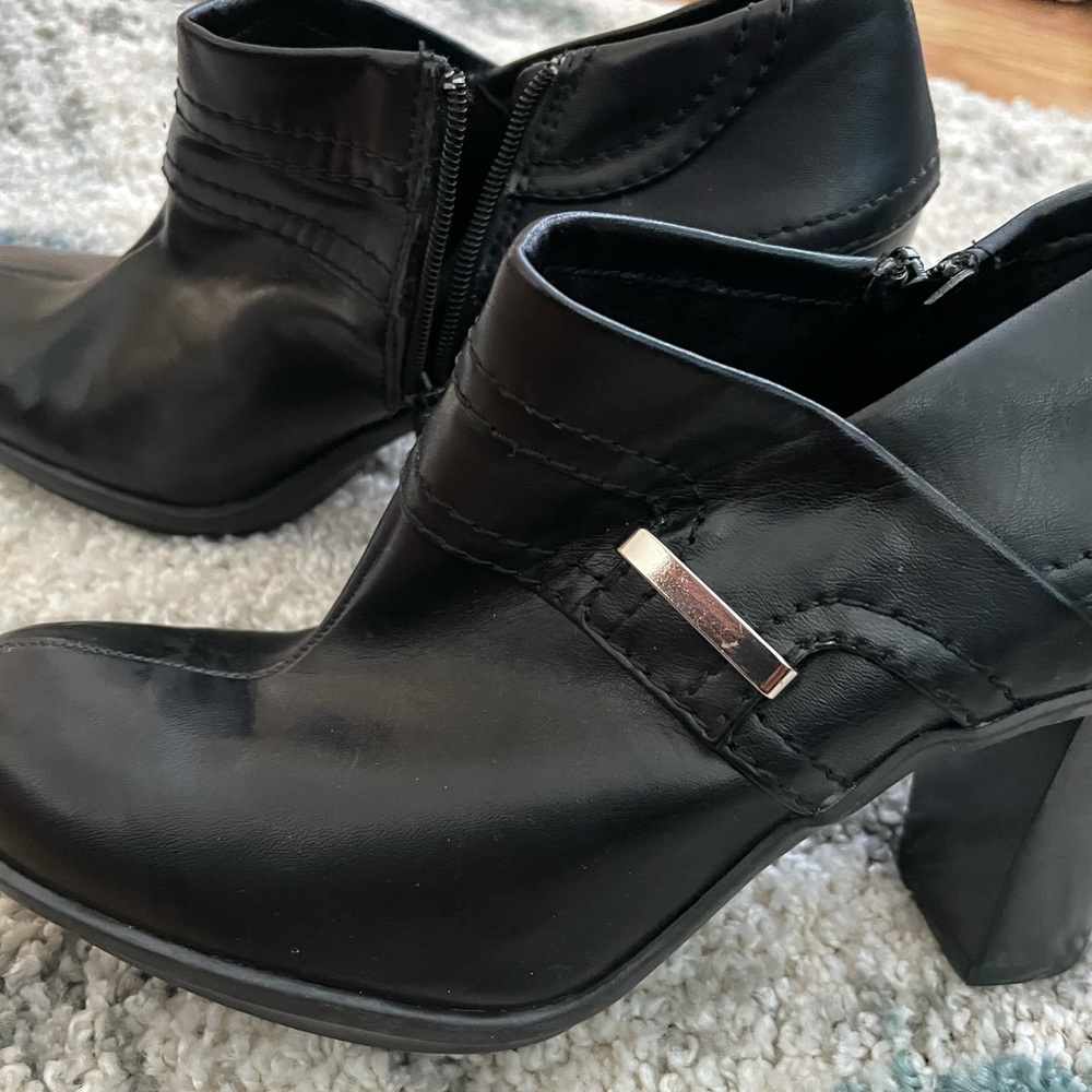 NWOT Liz Claiborne Fashion Shoes
